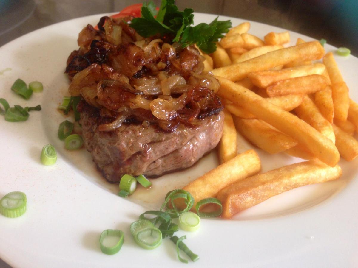 Landgasthaus "Zum Engel" Neuleiningen ภายนอก รูปภาพ