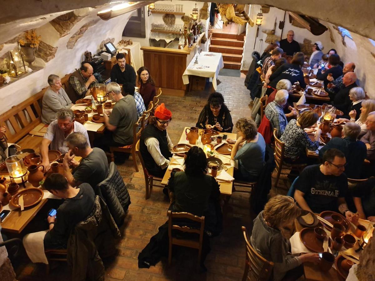 Landgasthaus "Zum Engel" Neuleiningen ภายนอก รูปภาพ