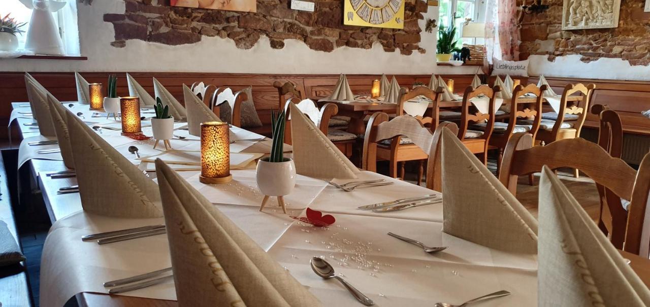 Landgasthaus "Zum Engel" Neuleiningen ภายนอก รูปภาพ