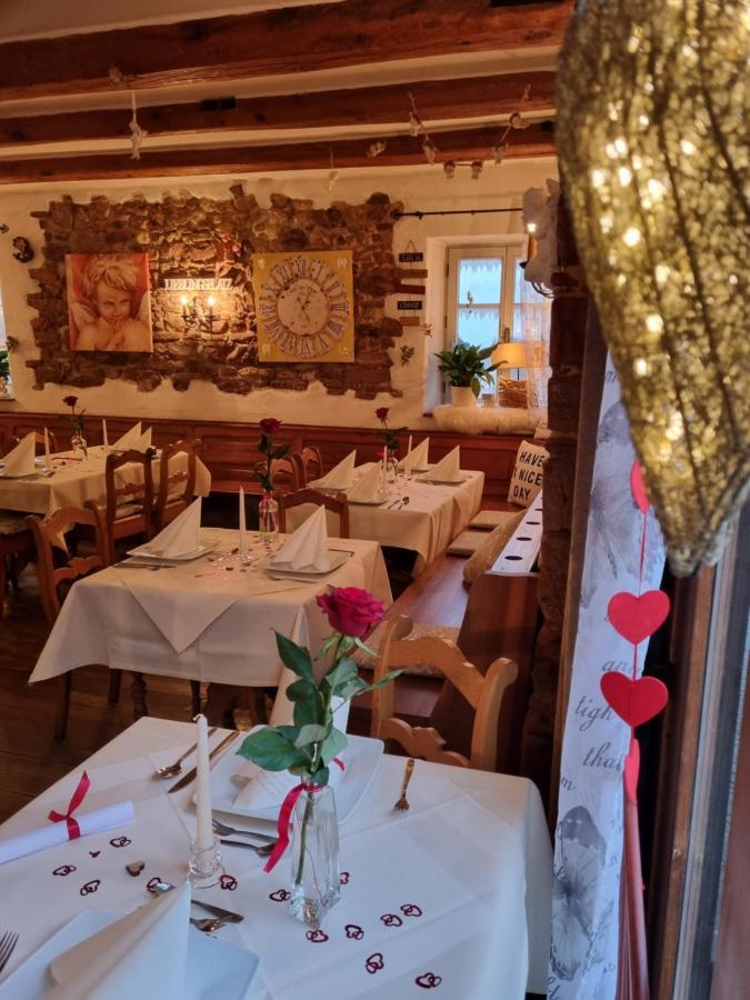 Landgasthaus "Zum Engel" Neuleiningen ภายนอก รูปภาพ